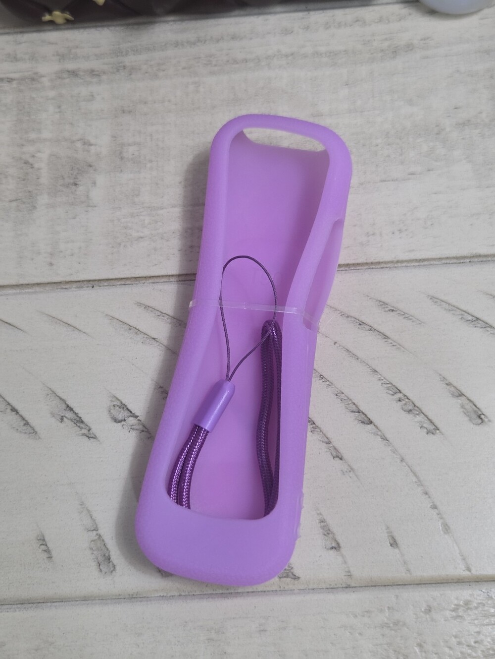 Purple Silicone Case with Wrist Strap for Roku Remote Control,NEW